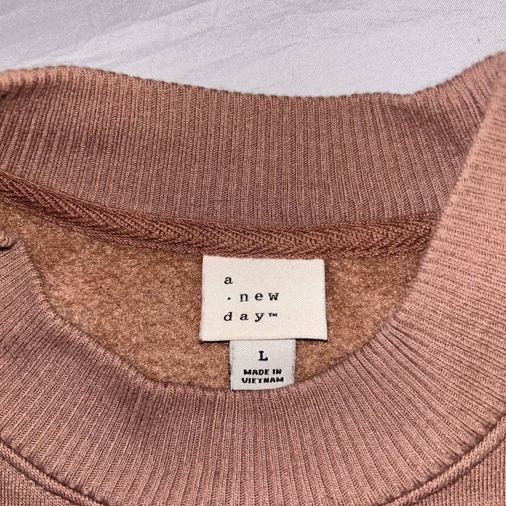 Brown/Tan Pullover Sweatshirt Size L